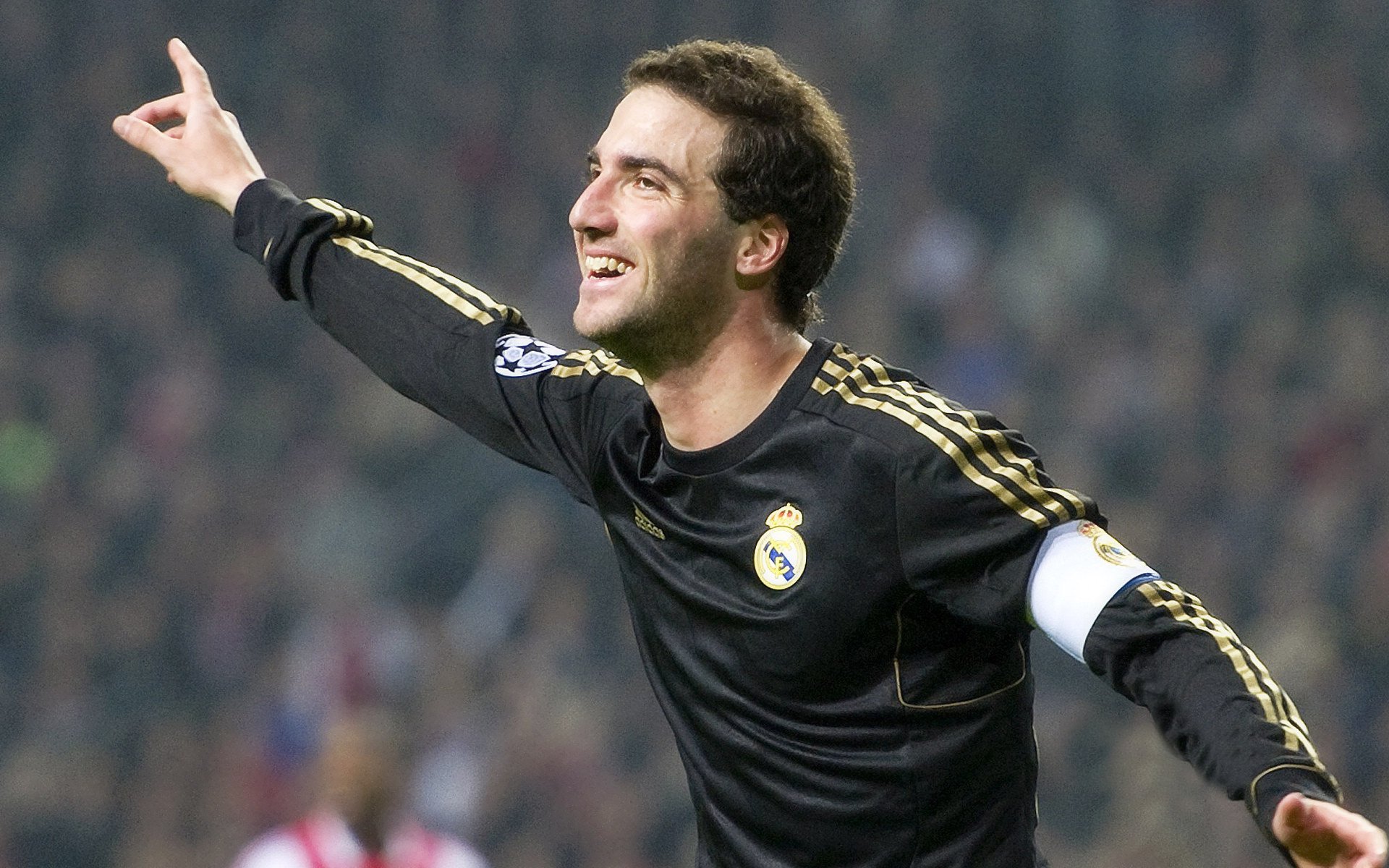 孤胆英雄还是全队灯塔？从加拿大vs厄瓜多尔看孙兴慜如何扛起一支球队的文明重量