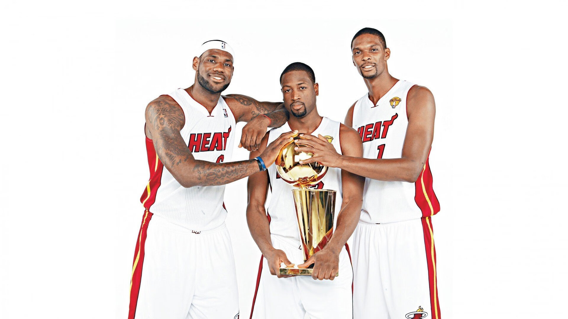 76人淘汰魔术晋级次轮，约基奇MVP级表现引爆季后赛—东西部双雄并起，NBA新格局初现